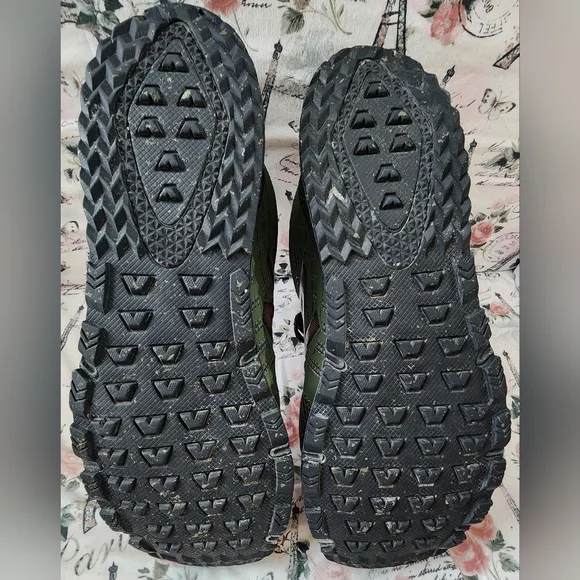 New Balance Men's Olive and Black Athletic Shoes - Picture 3 of 4